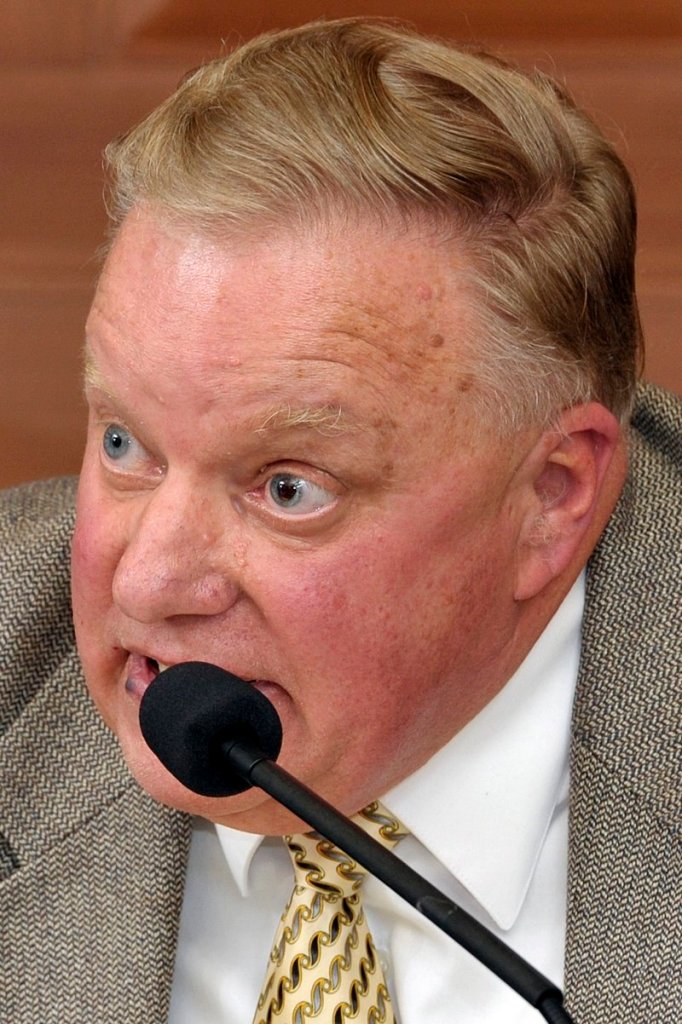 Lewiston Mayor Robert Macdonald speaks at a City Council meeting Tuesday, Oct. 2, 2012 in an attempt to clarify comments he made about the city's Somali immigrants.