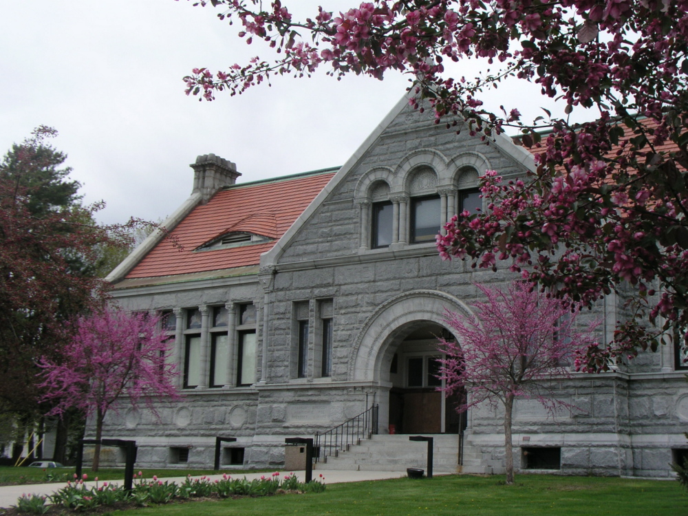 Augusta councilors on Thursday will consider allowing an alternative form of choosing contractors for major city construction projects that could be used on the Lithgow Library expansion and renovation project.