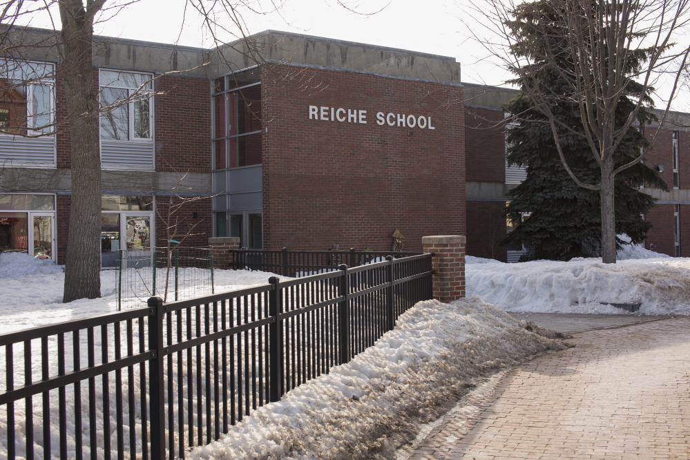 When multiple people develop symptoms quickly — like students at Portland’s Reiche Elementary School did one day last week — it’s important to be able to call on public health professionals, who can detect and track illness outbreaks.