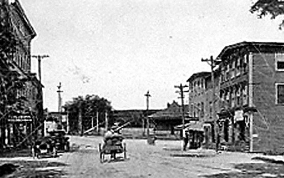 A horse-drawn wagon heads down Main Street in Oakland in 1905. At right is the Oakland Hotel, and other businesses, including a meat and grocery store, Cascade laundry and billiard hall, are in the photo. The town historical society is holding a walking tour through the town center Oct. 25 to raise money and generate interest.