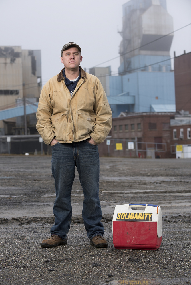 In the Penobscot County town of Lincoln, Jamey House, a single father of two, was among the 200 people laid off from Lincoln Paper & Tissue in December 2013. Scraping by on unemployment benefits, he’s earning a bachelor’s degree in hopes of securing a decent job.