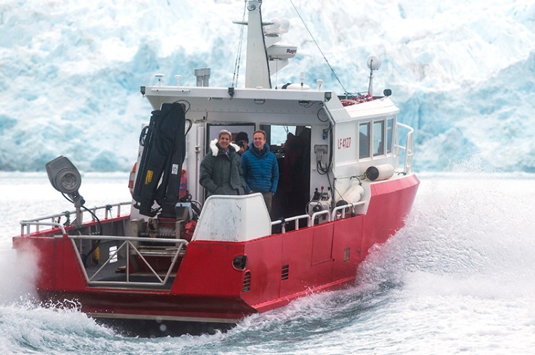 US Secretary of State John Kerry and Norwegian Foreign Minister Borge Brende tour the Blomstrand Glacier.

