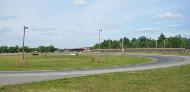 Unity Raceway will replace its asphalt track with dirt beginning in the spring 2018.