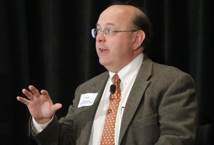 Maine Secretary of State Matthew Dunlap said Monday he is unlikely to release any state voter registration data to the federal voter fraud commission to which he was appointed by President Trump.