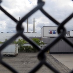 Auto Workers Looming Strike Politics